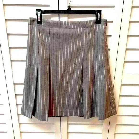 Isaac Mizrahi Striped Pleated Skirt Size 4 Gray & White - Picture 1 of 4